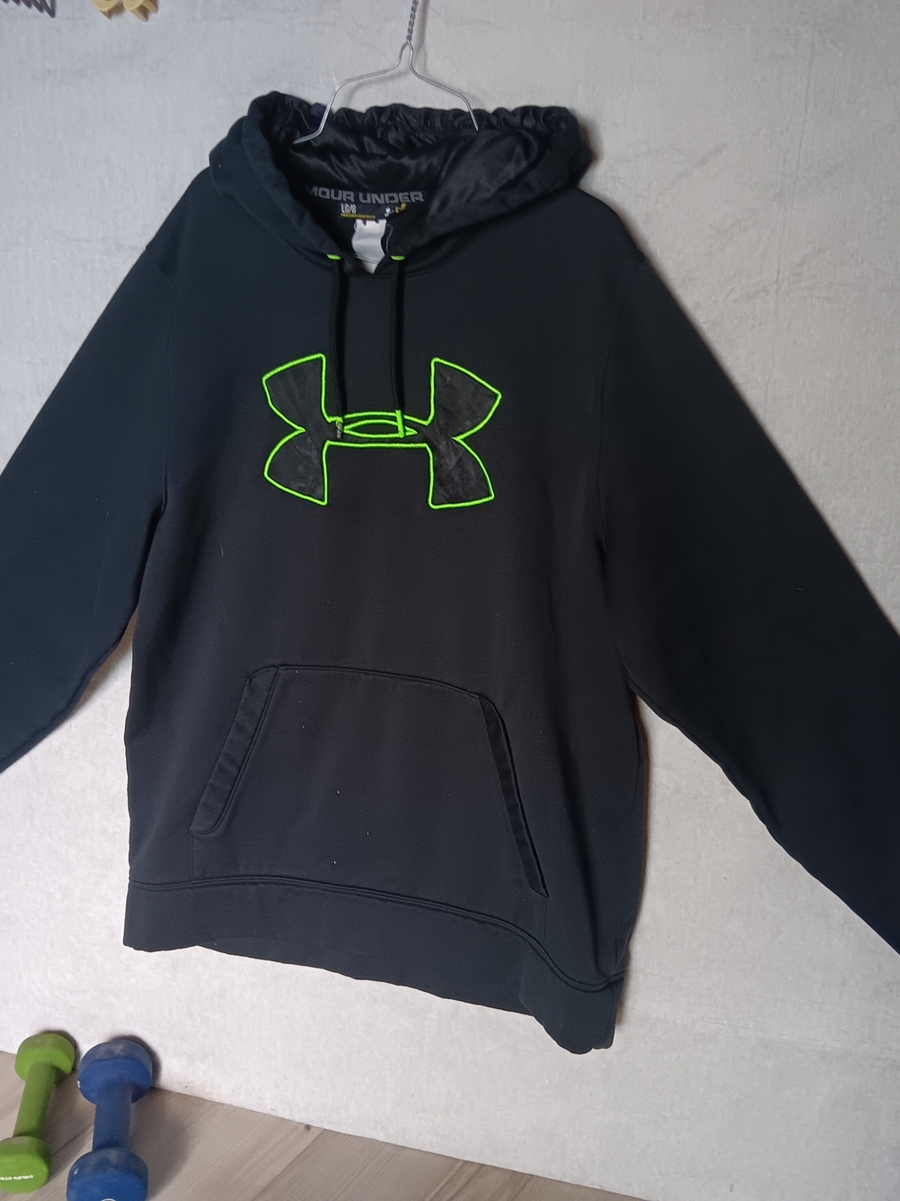 Under armor man's black Fleece Hoodie neon green embroided Big logo pullover